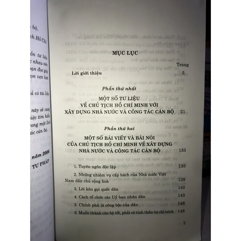 Chủ tịch Hồ Chí Minh với xây dựng nhà nước và công tác cán bộ 698700