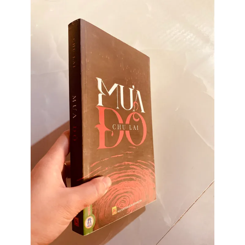 Mưa đỏ. Tác giả: Nhà văn Chu Lai. 937604