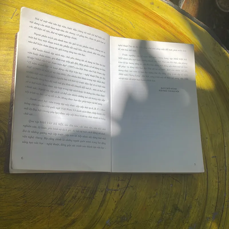 NHÀ VĂN HÀ NỘI 592897