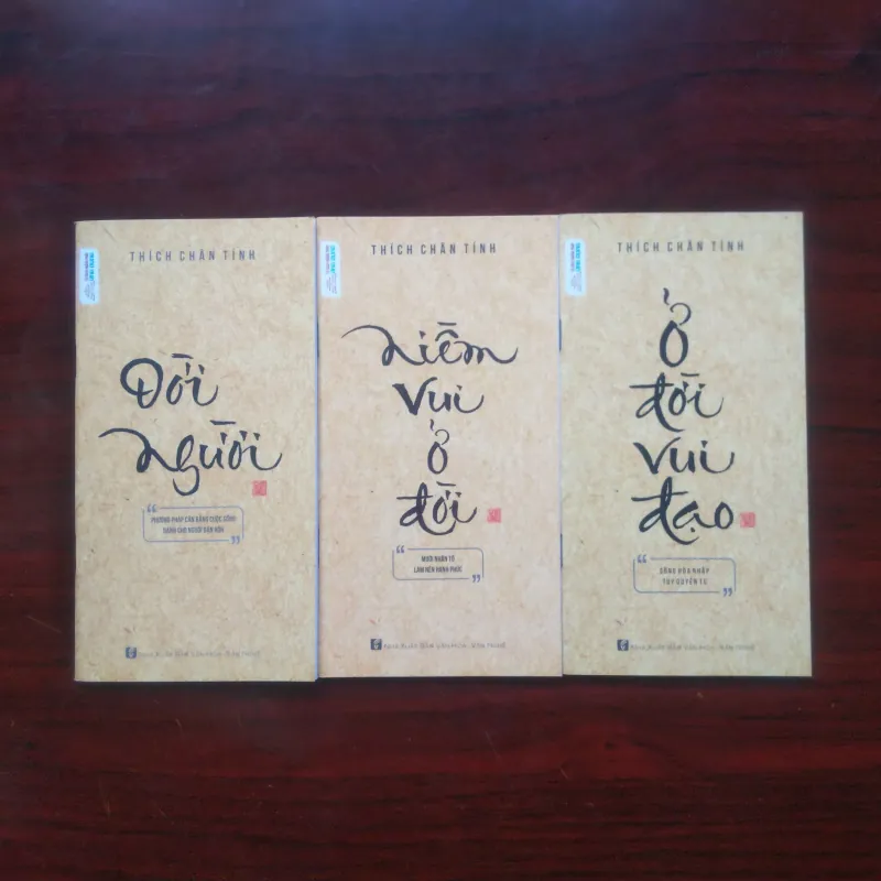 [Sách Phật Giáo] Đời Người + Niềm Vui Ở Đời + Ở Đời Vui Đạo (Thích Chân Tính) 1010690