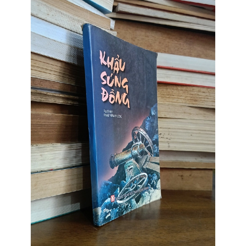 Khẩu súng đồng - Phạm Viêm Phương (dịch) 518081