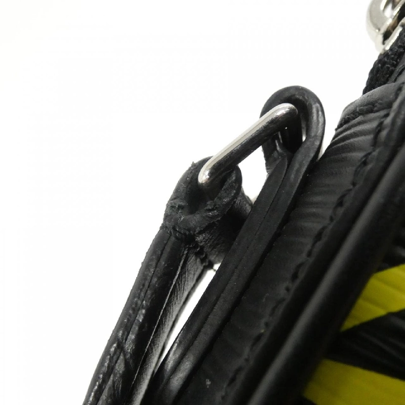 Túi đeo vai Louis Vuitton Epi (LV Circle) Danube PM M55120 613910