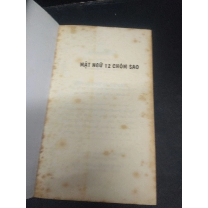 Mật Ngữ 12 Chòm Sao Asbooks mới 70% (ố vàng) 2013 HCM0605 914231