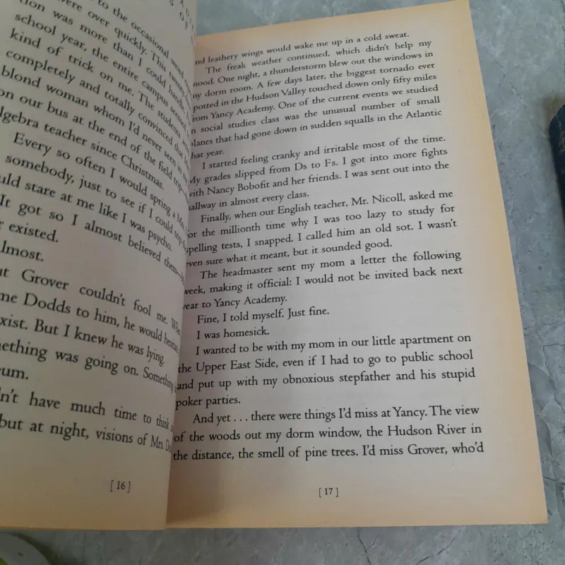 THE TITAN'S CURSE, THE LIGHTNING THIEF - RICK RIORDAN 759697