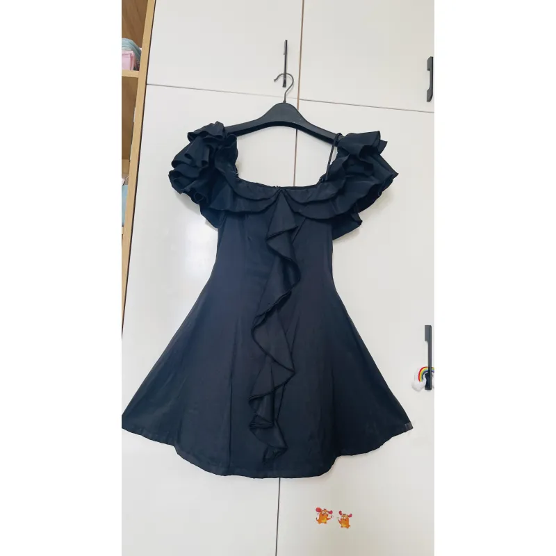 Đầm bẹt vai che khuyết điểm, size S 1013471