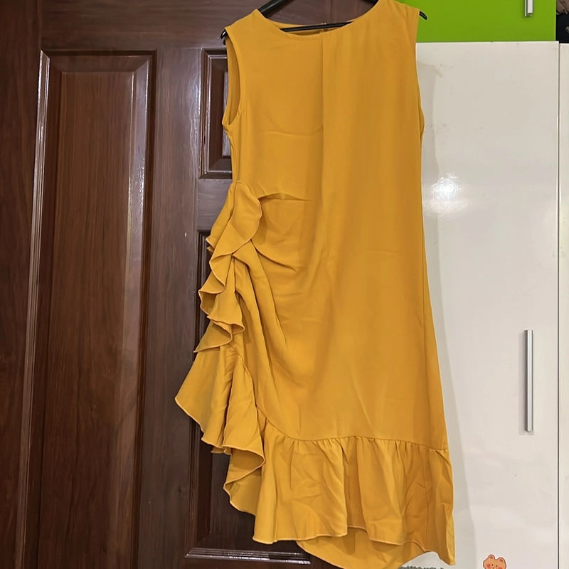 Đầm thiết kế bèo rún dọc thân  507989