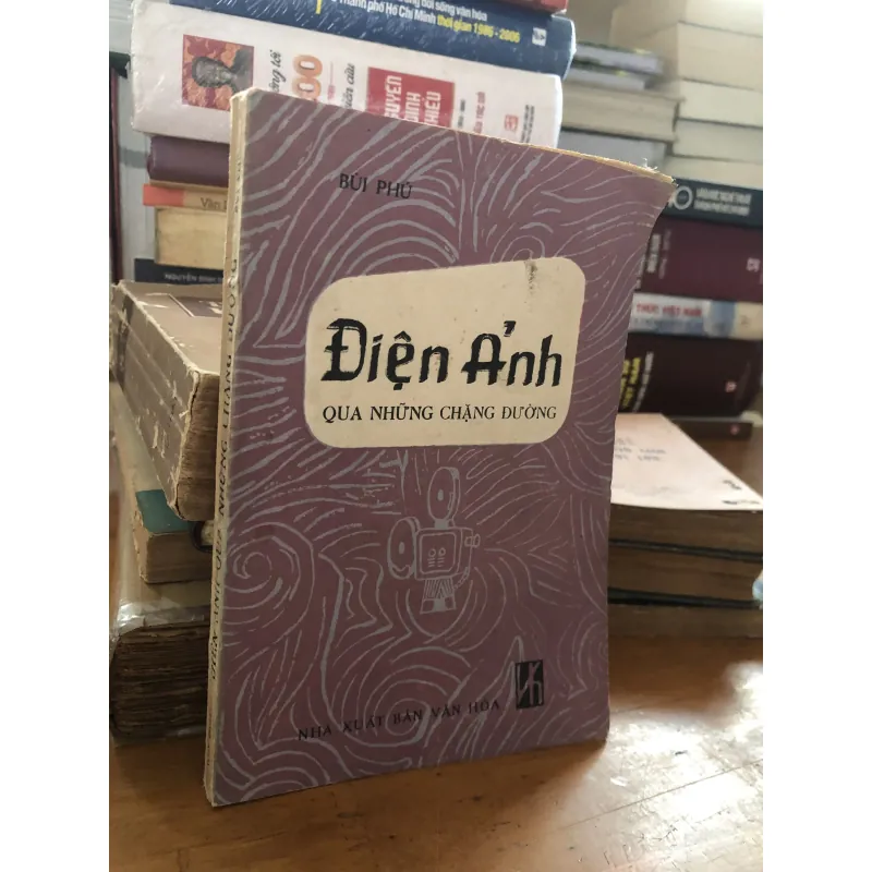 Điện ảnh qua những chặng đường - Bùi Phú  1041550