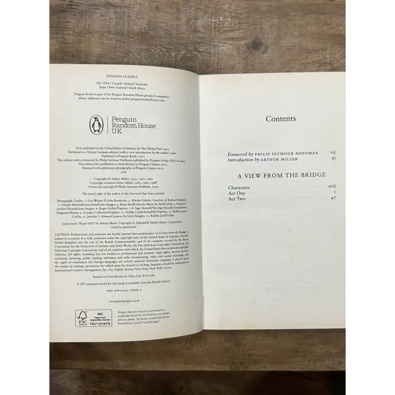 A View from the Bridge: A Play in Two Acts - Arthur Miller 731979