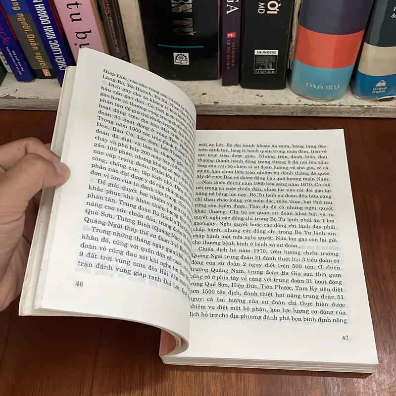 II Tựa sách: Người Chỉ Huy _ Nguyễn Chơn - 2002 562827