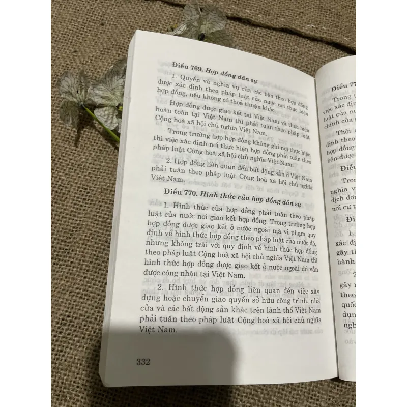 Bộ luật dân sự , hơn 300 trang  797684