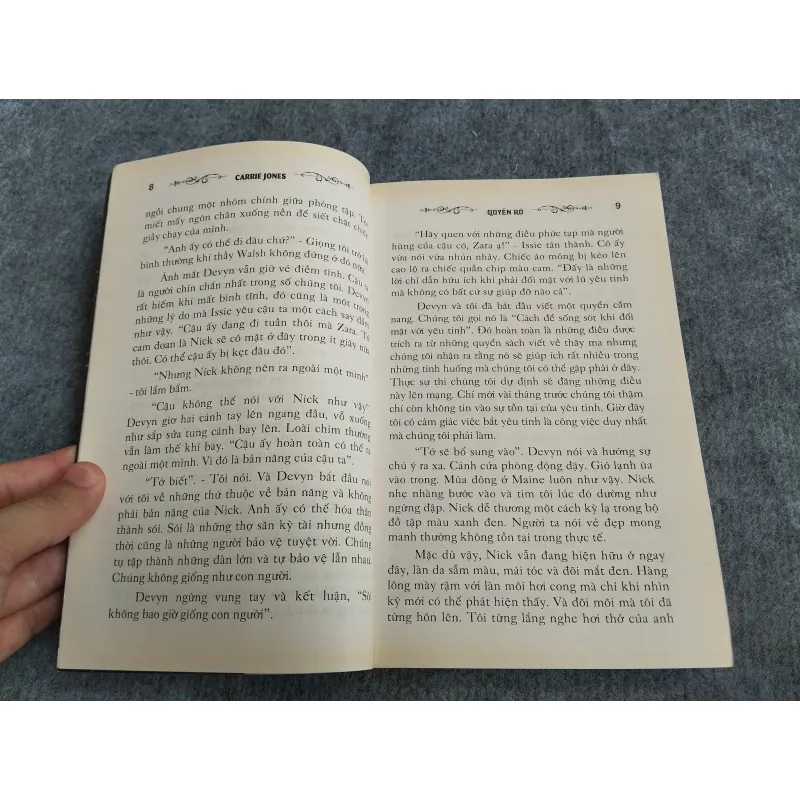 QUYẾN RŨ (CAPTIVATE) - CARRIE JONES 574643