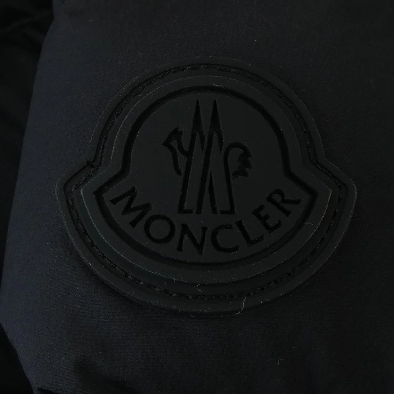 Áo khoác lông vũ MONCLER 637464