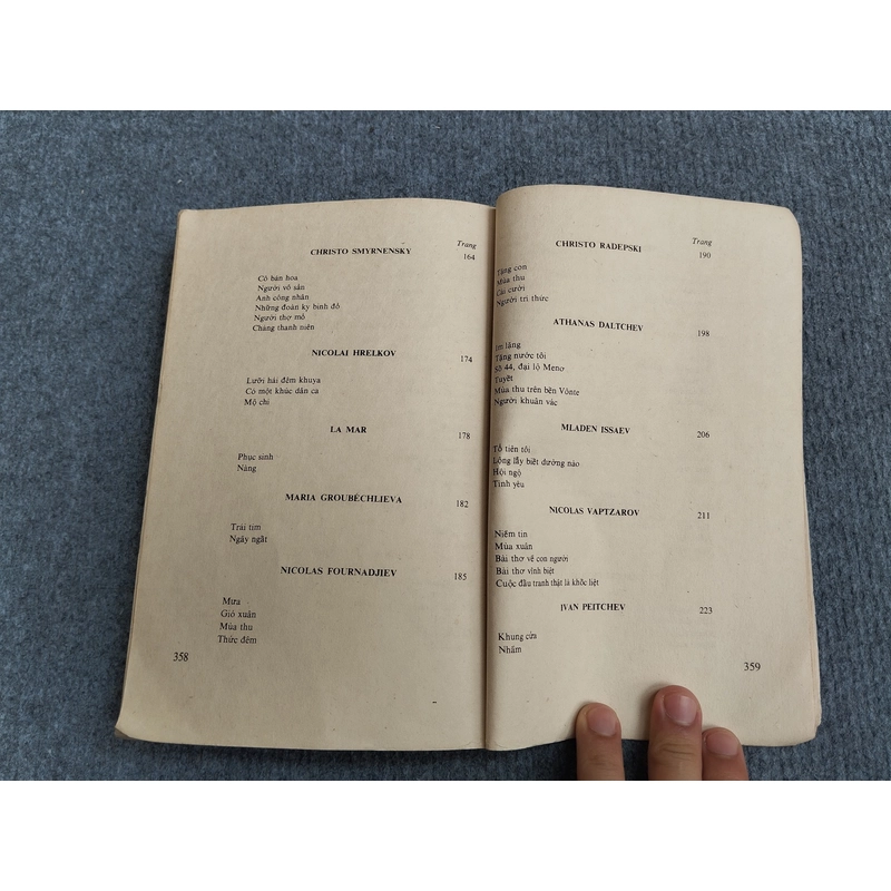 NHỮNG NHÀ THƠ BUNGARI 533397