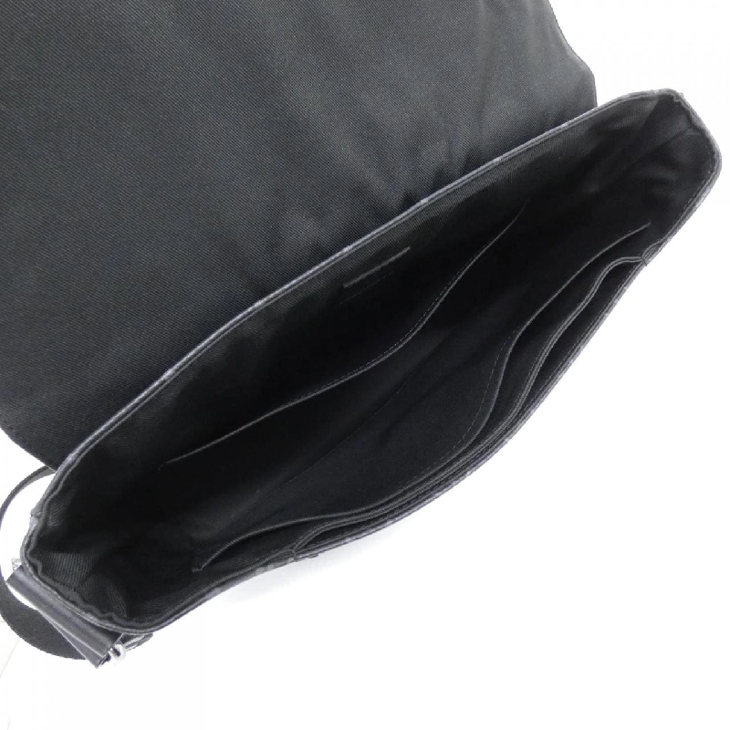 Túi xách vai Louis Vuitton Monogram Eclipse District MM M44001 - Hàng hiệu Chính hãng 768332