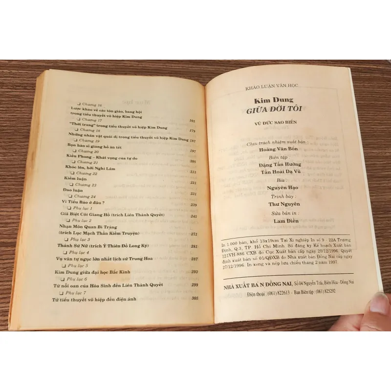 KIM DUNG GIỮA ĐỜI TÔI - Vũ Đức Sao Biển (Khảo luận văn học) 751428