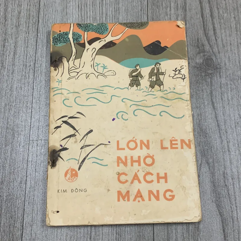 Lớn lên nhờ cách mạng 1970. 10a3 1025795