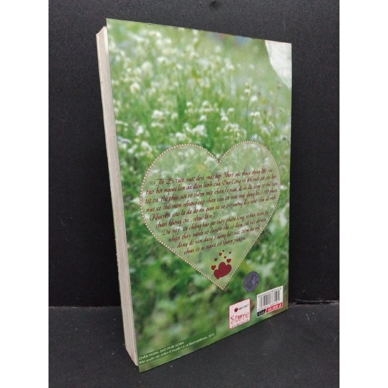 Chân ngắn, sao phải xoắn! mới 70% ố cong bìa 2012 HCM1410 Huyền Lê VĂN HỌC 917536