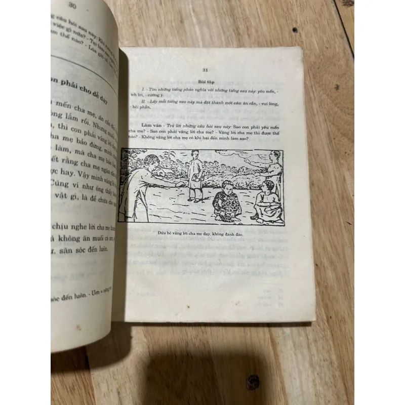 Quốc văn giáo khoa thu 1024271