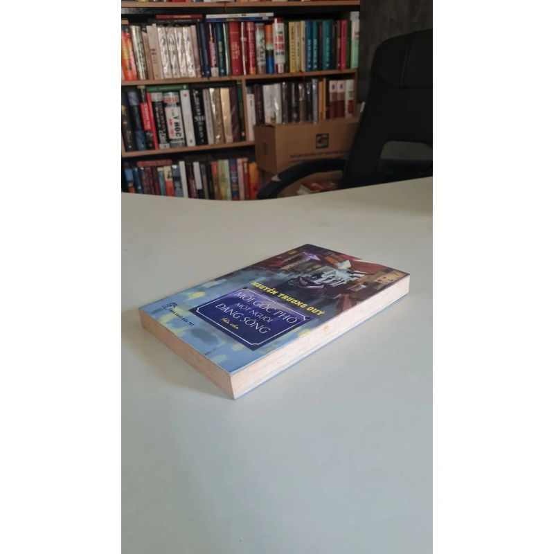 Mỗi góc phố một người đang sống mới - Nguyễn Trương Quý 399229