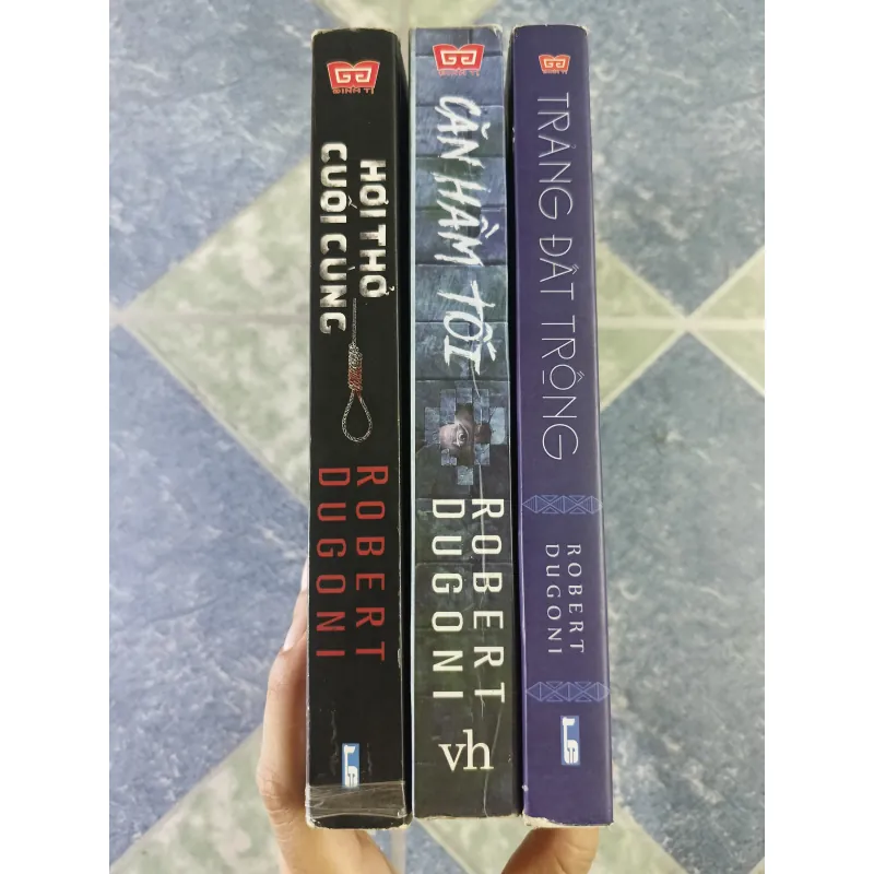 Combo 3 cuốn tiểu thuyết trinh thám của Robert  Dugoni 712505