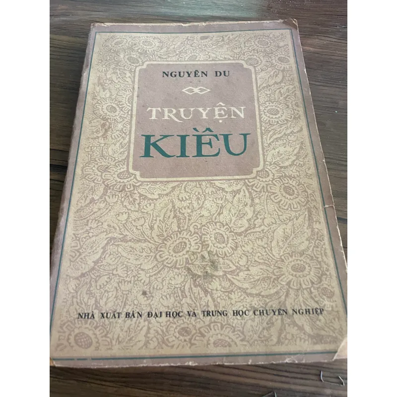 Truyện Kiều; Nguyễn Thạch Giang khảo đính và chú giải;minh họa của các danh họa 574765