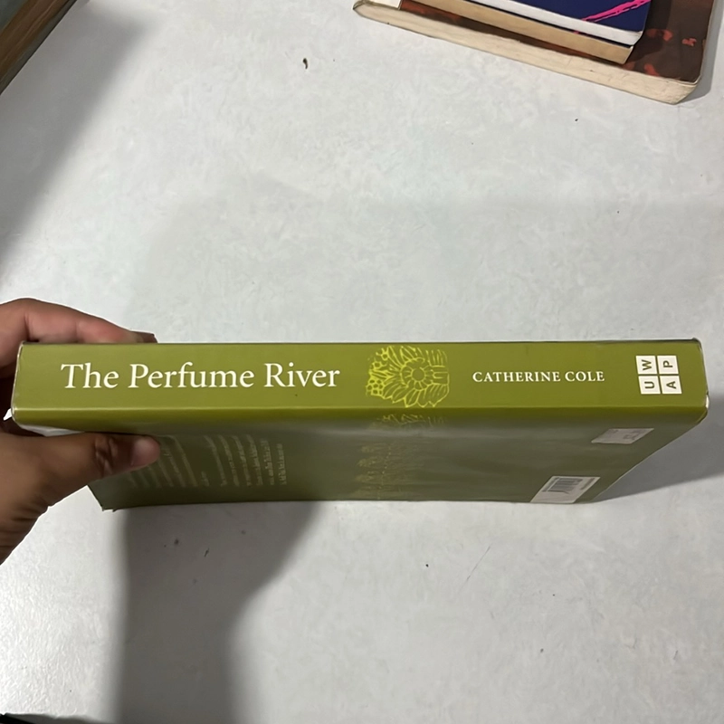 The Perfume River - Catherine Cole 509445