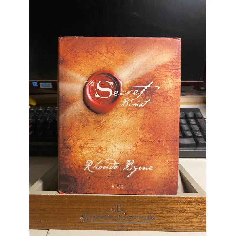 The Secret - Bí Mật - Bìa Cứng- sách qua sử dụng còn đẹp, có thủ bút chủ cũ. STB782 Blogmeo 27525 585044