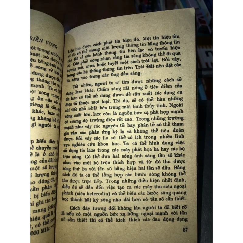 Chiếc gương thần kỳ - V. X. Frolov 928690