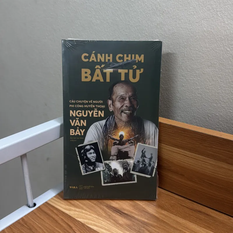 Cánh chim bất tử - chuyện về người phi công huyền thoại Nguyễn Văn Bảy 1034422