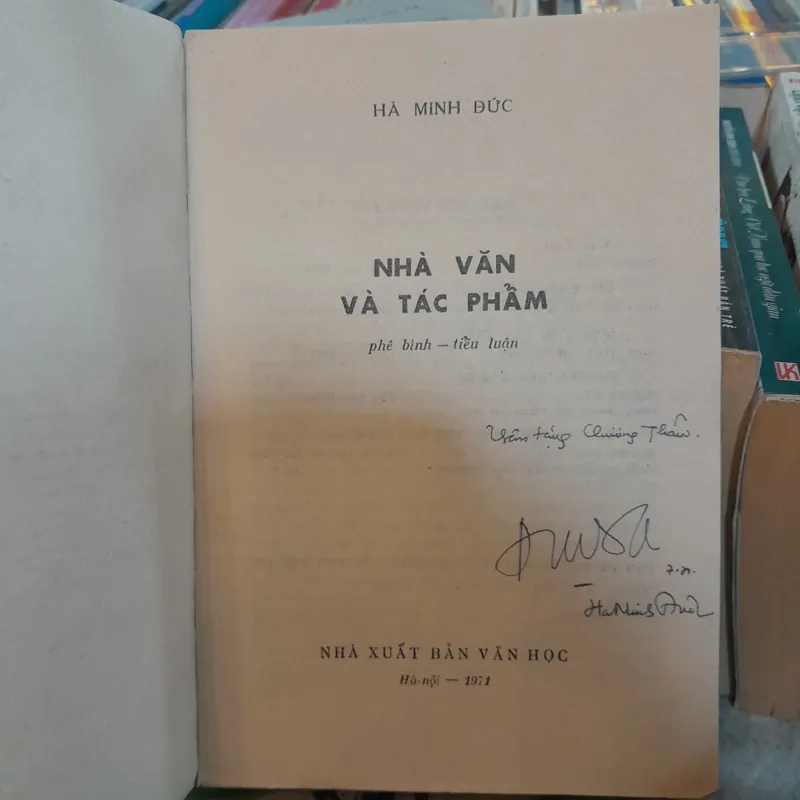 NHÀ VĂN VÀ TÁC PHẨM - HÀ MINH ĐỨC 695964
