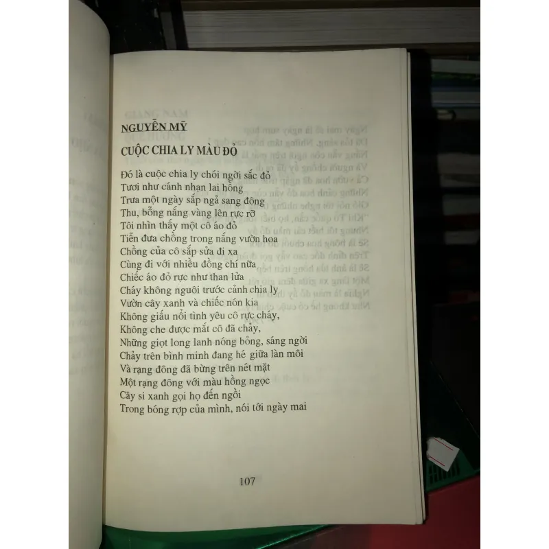 Thơ ca cách mạng Việt Nam giai đoạn 1945 - 1975 1018614