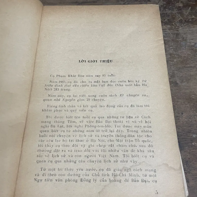 Kể chuyện vua quan nhà Nguyễn 1003554