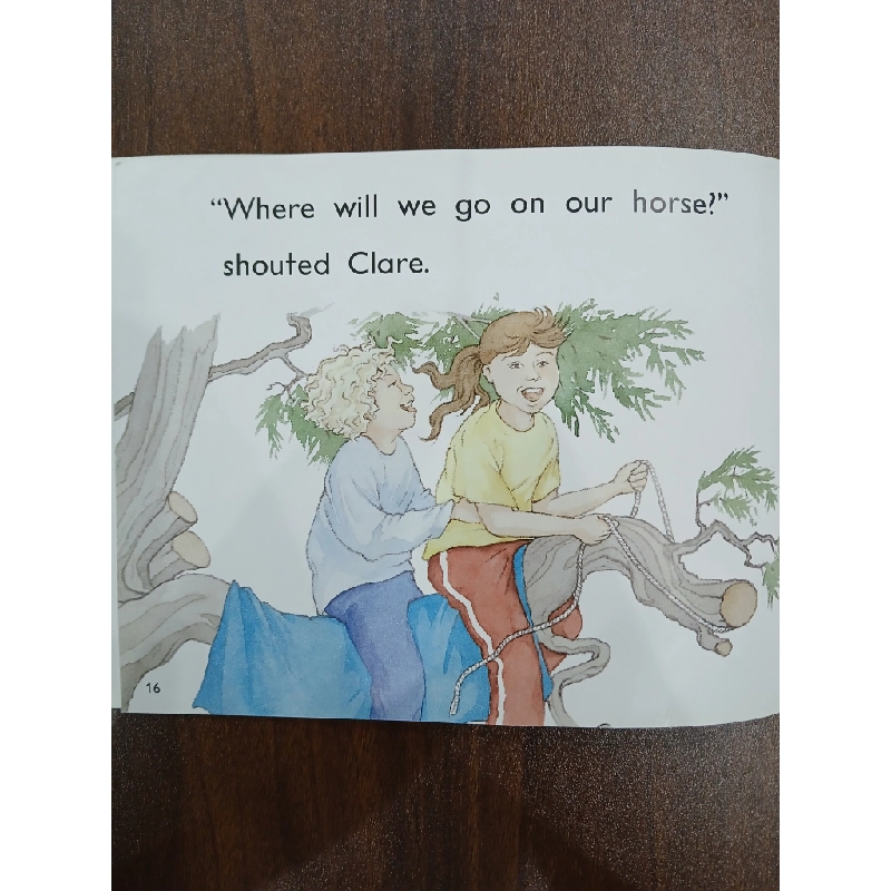 A tree horse - Mandi Rathbone & Sharyn Madder 543121