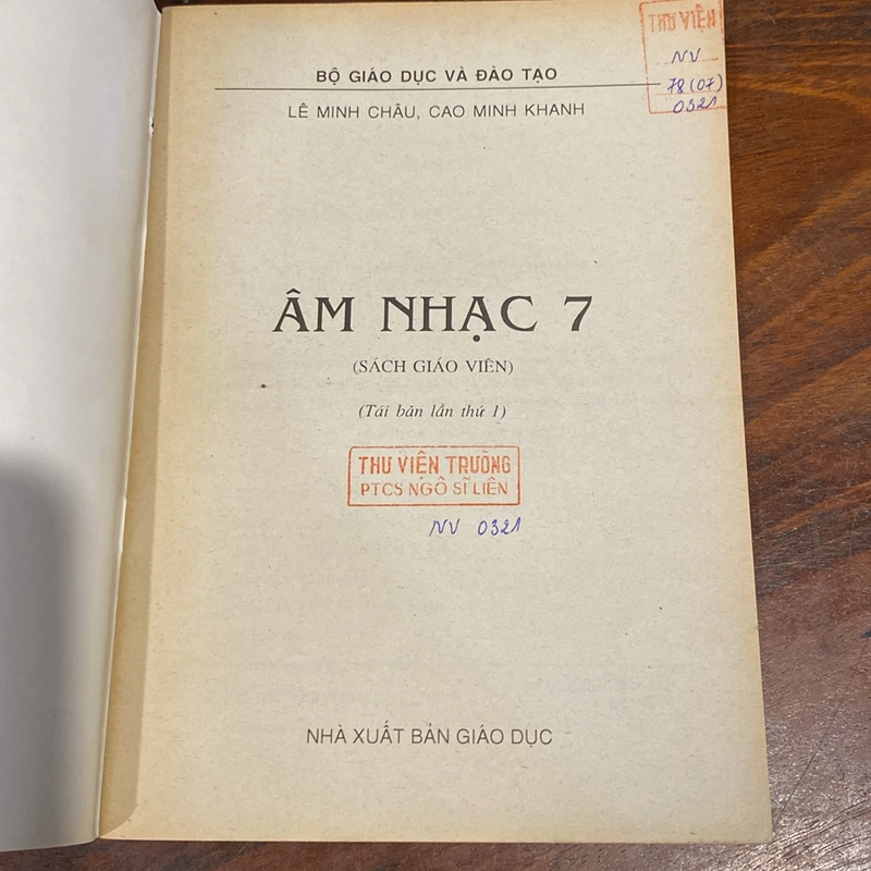 SÁCH GIÁO VIÊN ÂM NHẠC 7 503059