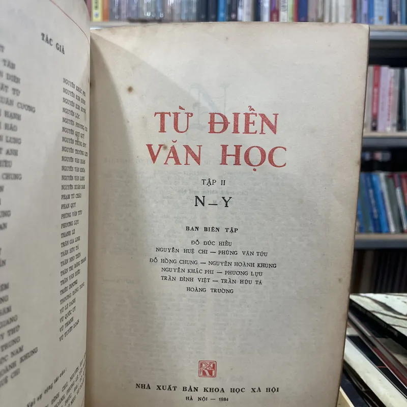 TỪ ĐIỂN VĂN HỌC(2 tập) 697568