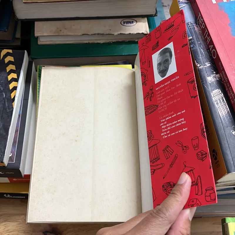 II Sinh Ra Là Thế (Huyễn Hoặc Và Hài Hước Điên Khùng Sâu Lắng) - Nguyễn Ngọc Thuần - 2013 698120