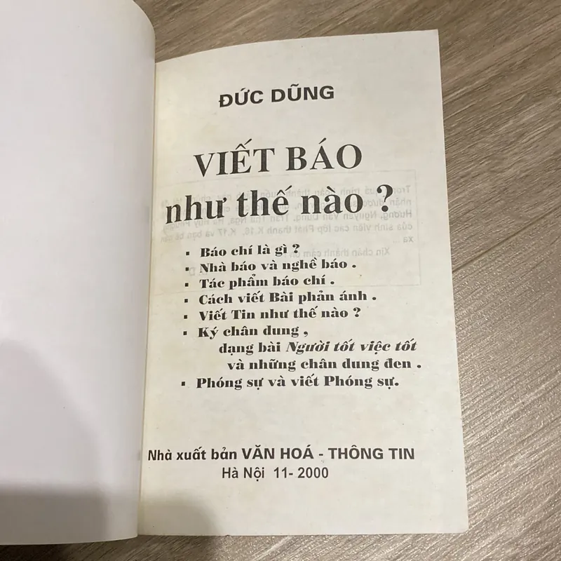 VIẾT BÁO NHƯ THẾ NÀO?  (XB 2000) 597050