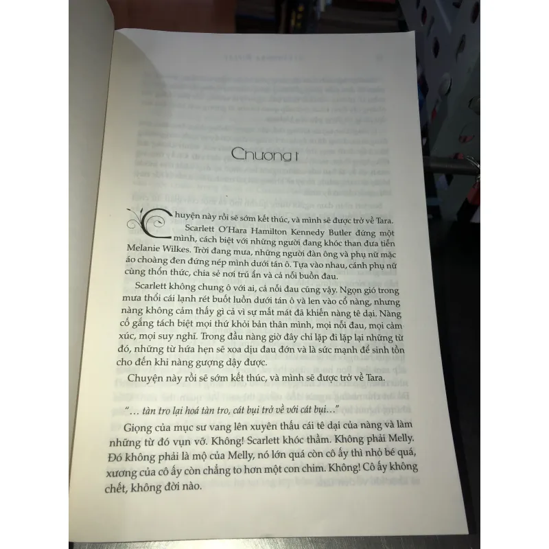 Scarlett - Hậu cuốn theo chiều gió.  - Alexandra Ripley 974189