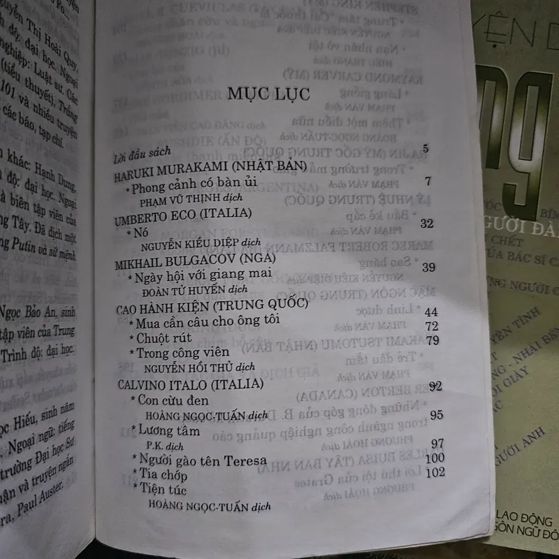 Tuyển tập truyện ngắn Đông Tây 738637