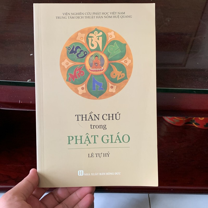 Sách Thần chú trong phật giáo 189811