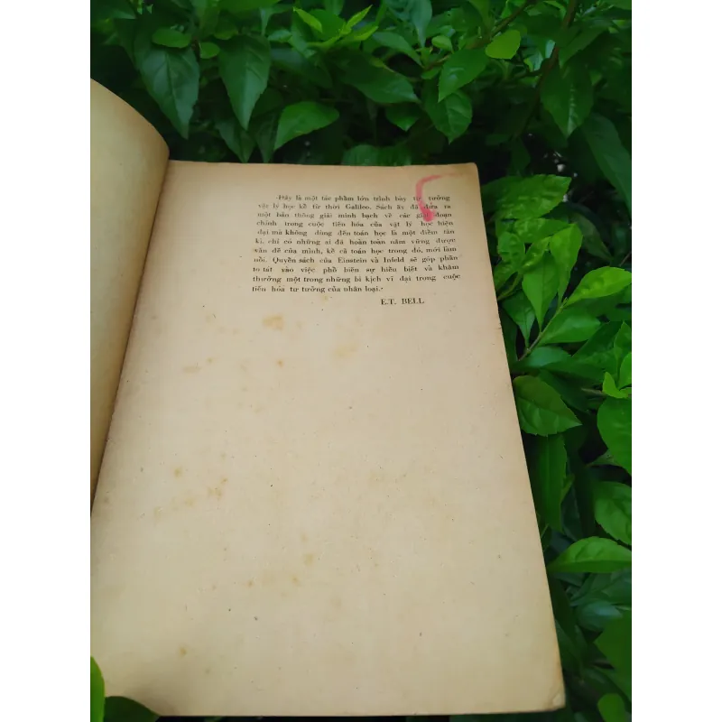 Vật lý tiến hóa luận của Albert Einstein và Leopold Infeld  1001250