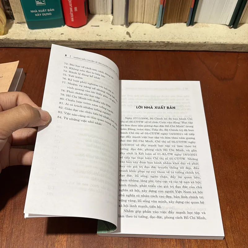II Sách Lịch Sử: Những Mẫu Chuyện Về Tấm Gương Đạo Đức Hồ Chí Minh (2 Tập) - 2024 722827