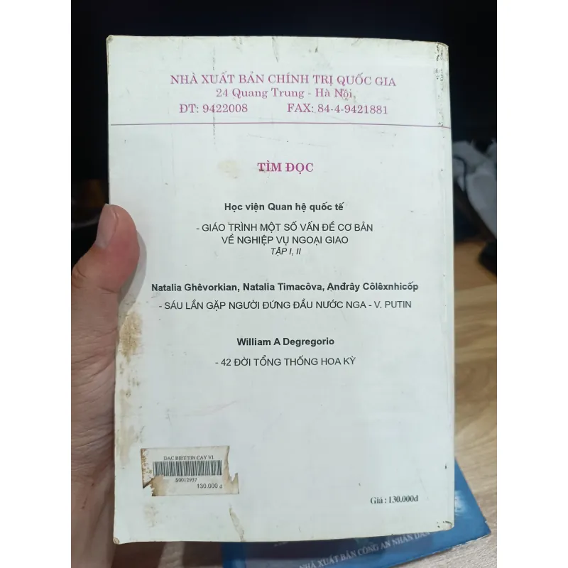 Đặc biệt tin cậy - Vị đại sứ ở Washington qua 6 đời tổng thống Mỹ 1001469