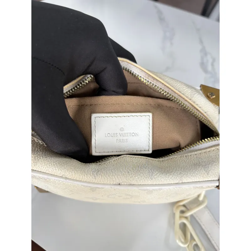 TÚI HỘP LV SOFT TRUNK MINI TRẮNG TINH KHÔI  976848