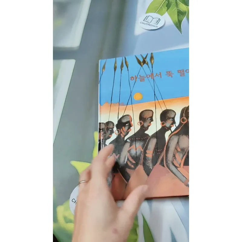 [Tặng nẹp góc] Truyện thiếu nhi Hàn Quốc: Moyamo Anu 60 -  모야모 아누와: 하늘에서 뚝 떨어진 영웅 732067