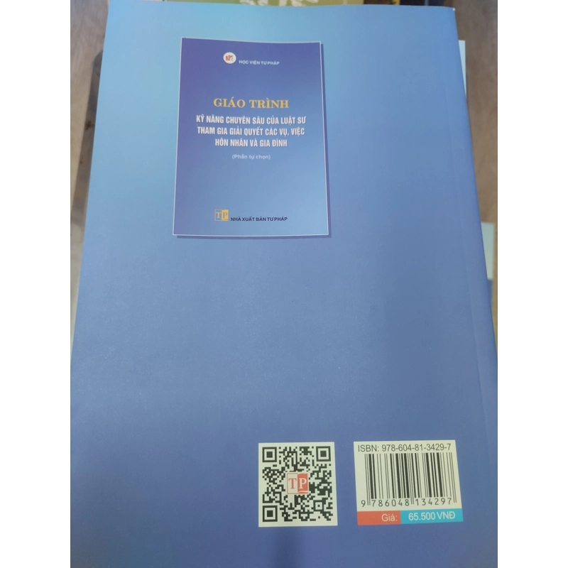 Giáo trình kỹ năng chuyên sâu của luật sư tham gia giải quyết các vụ, việc HN và GD 322339