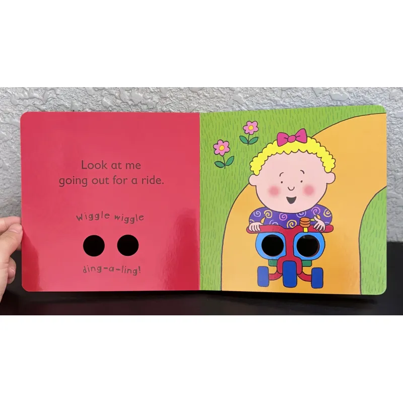 Board book tương tác - Look at me 970966