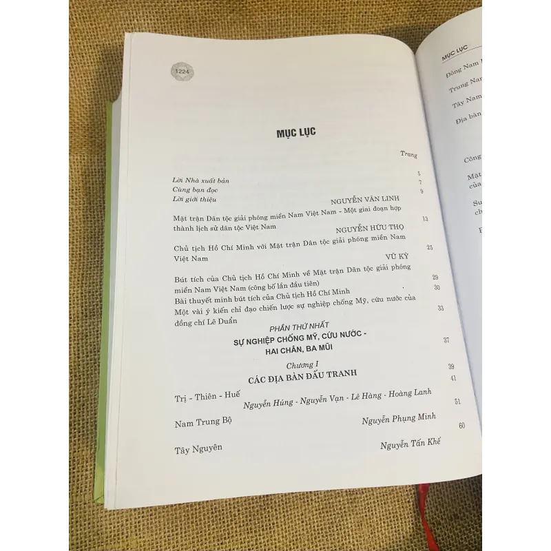 Chung một bóng cờ 1005113