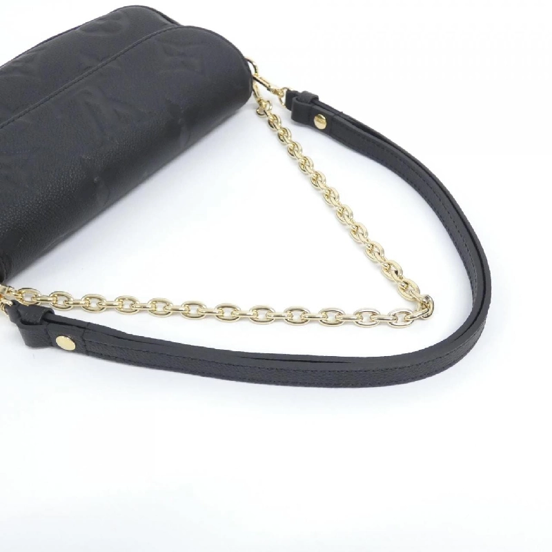 Ví Louis Vuitton Monogram Empreinte Wallet On Chain Ivy M82154 Túi đeo vai - Hàng hiệu Chính hãng 801428