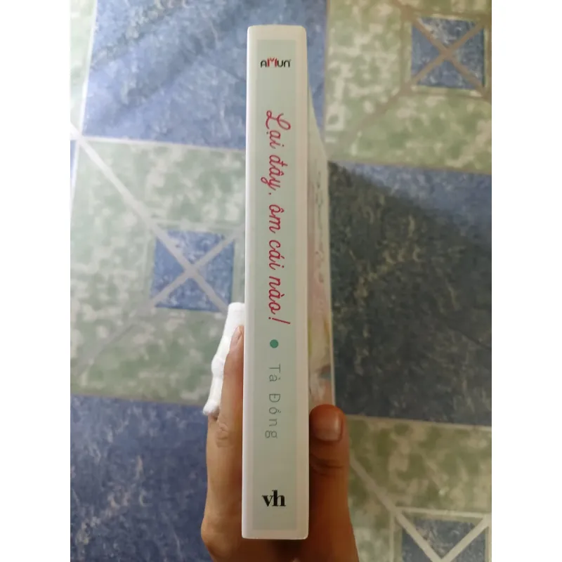 Lại đây, ôm cái nào! - Tả Đồng 933617